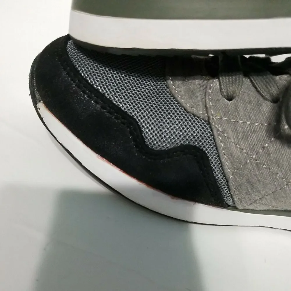 G by Guess‎ Jeryl2 Fashion Sneakers Light Gray, Size 9 US Women's Lace up